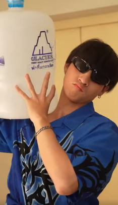 N1907032 เพ อนก นก องช วยเหล อก part 2